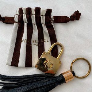 HENRI BENDEL 8GB GOLD USB W BLACK FRING KEYCHAIN